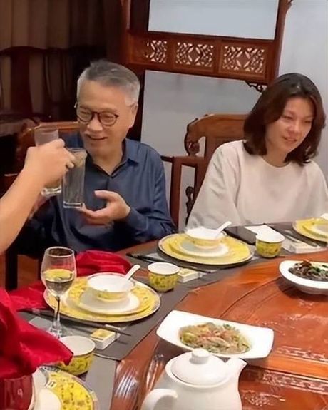 侯珊燕多少岁，侯珊燕多少岁？她的年龄成为话题焦点