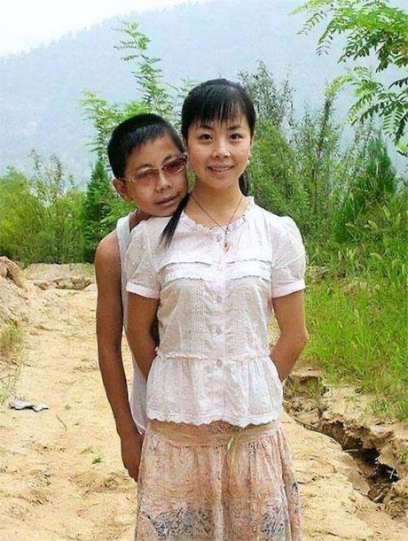 毕福剑与王二妮结婚，毕福剑与王二妮正式举行婚礼，羡煞旁人